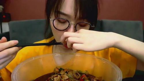 吃瓜鸡块妹,揭秘网络红人的美食与娱乐生活
